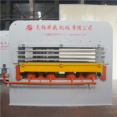 Vineerist laminaadi kuumpressimismasin